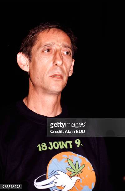 Jean-Pierre Galland, écrivain prônant la légalisation du cannabis, le 18 juin 1993 à Paris, France.