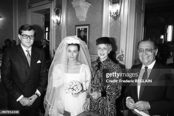 Mariage de la fille de Pierre et Gilberte Bérégovoy, Lise, avec Vincent Sol le 15 septembre 1994 à Nevers, France.
