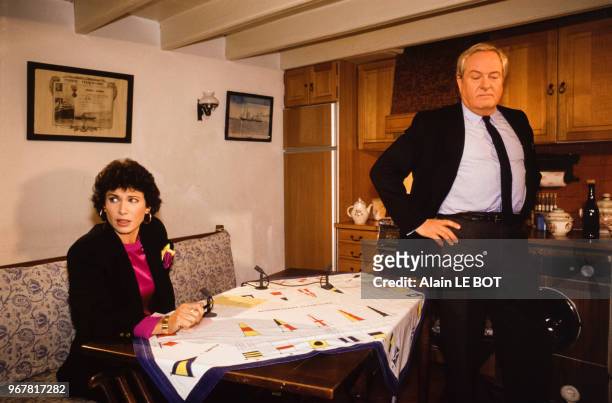 Jean-Marie Le Pen dans sa maison de la Trinité-sur-mer lors est interviewé par Anne Sinclair le 17 décembre 1987, France.