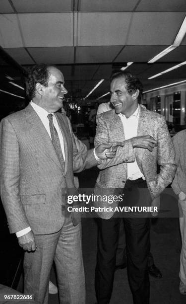 Georges Marchais et Jean-Pierre Elkabach à Europe 1 le 25 juin 1985, Paris, France.