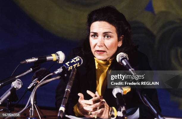 Michèle Barzach lors d'une conférence de presse sur le SIDA à Paris le 27 novembre 1986, France.