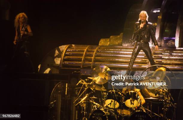 Le groupe de heavy metal Judas Priest sur scène le 20 octobre 1986 à Paris, France.