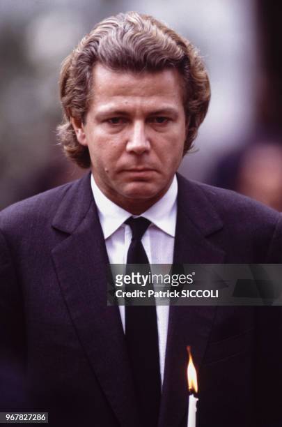 Thierry Roussel lors des obsèques de Christina Onassis sur l'île de Skorpios le 26 novembre 1988, Grèce.