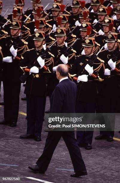François Mitterrand lors du défilé du 14 juillet à Paris France.