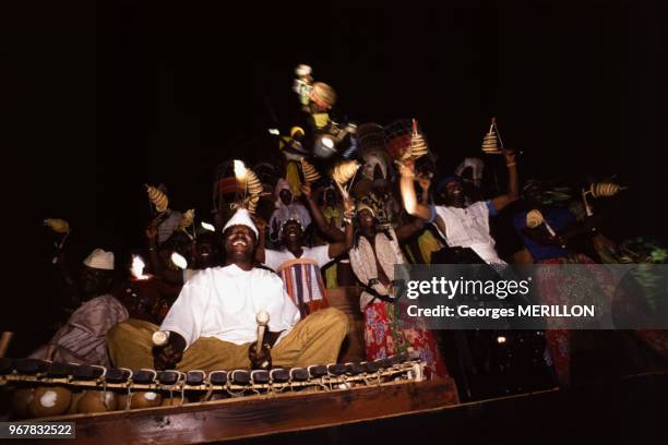 Parade La Marseillaise de Jean-Paul Goude sur l'avenue des Champs-Elysées le 14 juillet 1989 à Paris, France.