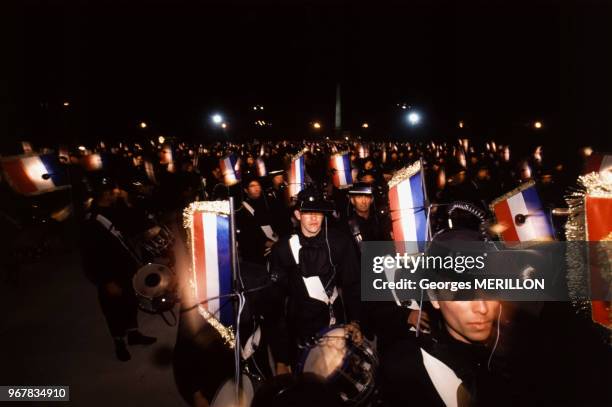 Parade La Marseillaise de Jean-Paul Goude sur l'avenue des Champs-Elysées le 14 juillet 1989 à Paris, France.