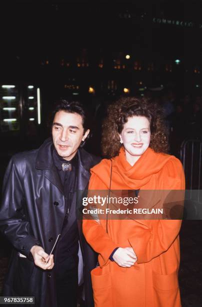 Richard Berry et Caroline Lang à leur arrivée à la première du film 'Chorus Line', à Paris, France le 21 janvier 1986.