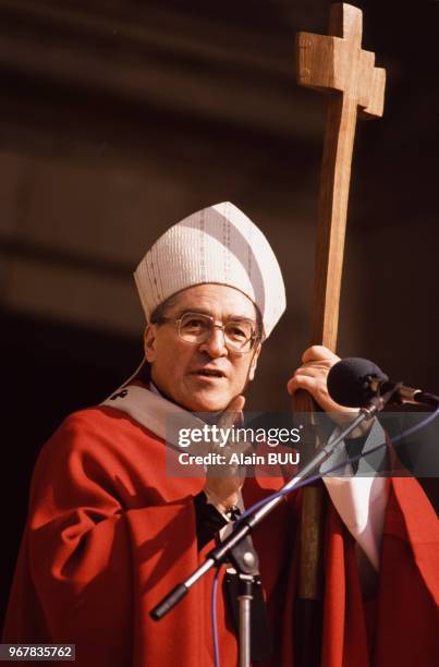 Mgr Lustiger lors d'une messe célébrée en l'église Saint-Sulpice à Paris le 18 mars 1989, France.