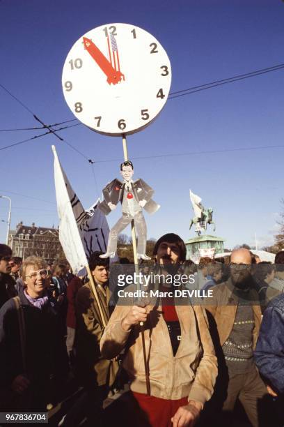 Manifestation anti-missiles à La Haye le 29 octobre 1983, Pays-Bas.