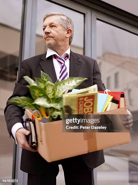 business man made redundant - medelålderskris bildbanksfoton och bilder