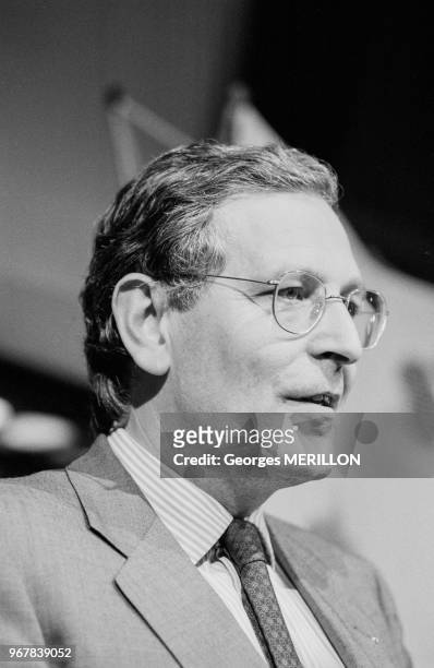 Patrick Le Lay lors d'une réunion de présentation de la nouvelle politique culturelle de TF1, Paris le 19 avril 1988, France.