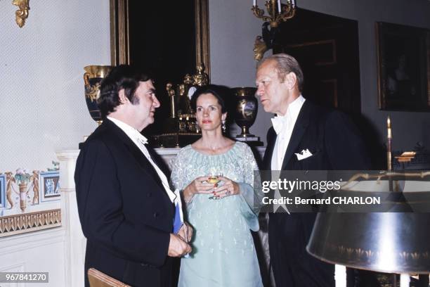 Le président américain Gerald Ford et Pierre Salinger avec Anne-Aymone Giscard d'Estaing lors e la visite du président français le 17 mai 1976 à...