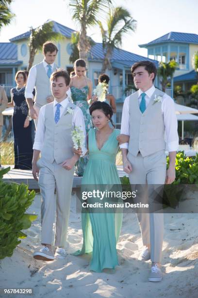 Where The Heart Is - After a turbulent few days in Turks & Caicos, the family starts to question if the wedding will actually take place. The moms...