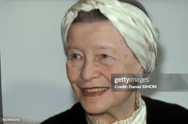Simone de Beauvoir, écrivain féministe, le 21 avril 1979 à Paris, France.