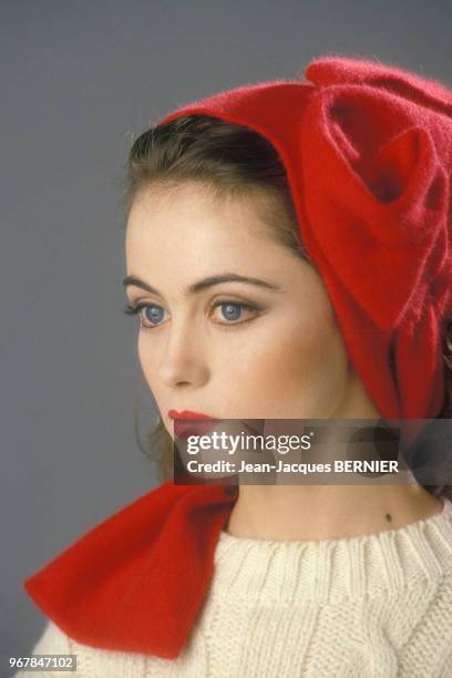 Emmanuelle Béart, le 21 novembre 1984 à Paris, France.