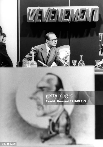 Le Premier ministre français Jacques Chirac sur le plateau de l'émission télévisée ?L'événement?, le 19 février 1976, France.