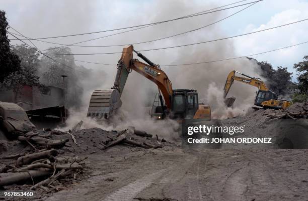 Escaped Using Backhoe 375 Johan Parts Stock Photos, High-Res Pictures, and Images - Getty Images