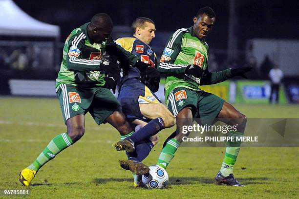 Villefranche's French forward Jean-Christophe Durand vies with Saint-Etienne's French midfielder Bakary Sako and Saint-Etienne's French midfielder...