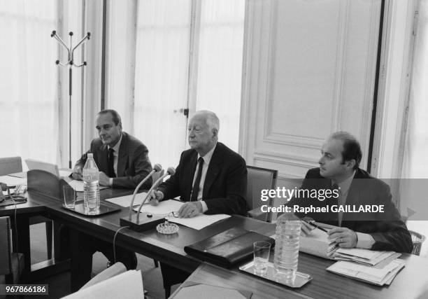 Jacques Chirac, Pierre Messmer et Jacques Toubon lors d'une réunion au siège du RPR à Paris le 13 octobre 1987, France.