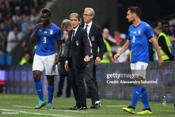 Mario Balotelli of Italy and Roberto Mancini head coach of Italy during the International Friendly match between France and Italy at Allianz Riviera...