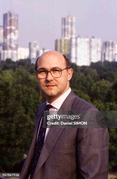 Michel Sapin, ministre de l'économie et des finances, à Nanterre le 27 juin 1992, France.