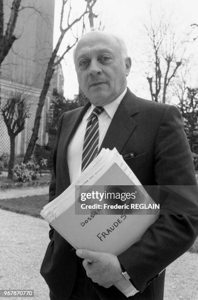 Roland Nungesser lors de la présentation de son projet contre le fraude électorale à Paris le 19 mars 1987, France.