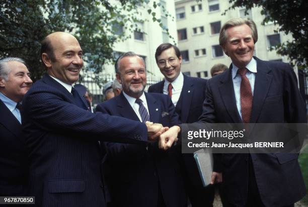 Les ministres de la défense allemand, français et anglais Manfred Wörner, Charles Hernu et Michael Heseltine à Paris le 21 septembre 1983.
