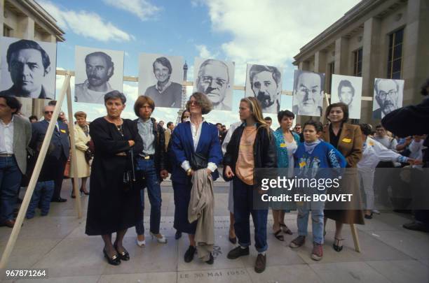 Manifestation pour la libération des otages du Liban au Trocadéro à Paris le 22 mai 1986, France.