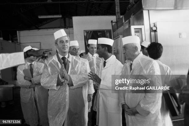 Edouard Balladur et Bernard Pons en visite aux Antilles le 20 juillet 1987, France.
