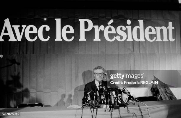 Lionel Jospin fait une déclaration officielle au siège du PS le 16 mars 1986 à Paris, France.