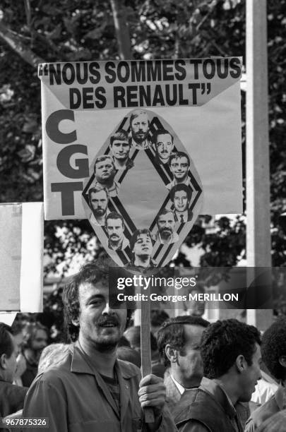 Manifestation de soutien lors du procès des 10 syndicalistes de chez Renault, dont Pierre Leri, gendre de Georges Marchais, à Nanterre le 26 octobre...