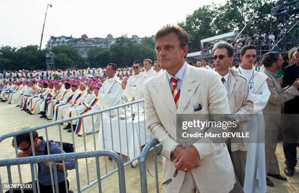 Jean-Charles de Castelbajac sur le Champ de Mars aux Journées Mondiales de la Jeunesse à Paris, France, le 19 août 1997.