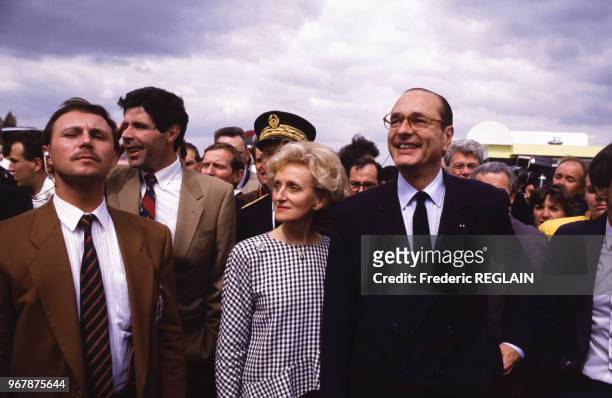 Jacques Chirac et son épouse Bernadette lors d'une inauguration, le 20 mai 1987 à Cergy-Pontoise, France.