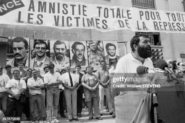 Henri Krasucki lors d'un meeting de soutien au 24 salariés licenciés de Renault à Boulogne-Billancourt le 17 aout 1988, France.