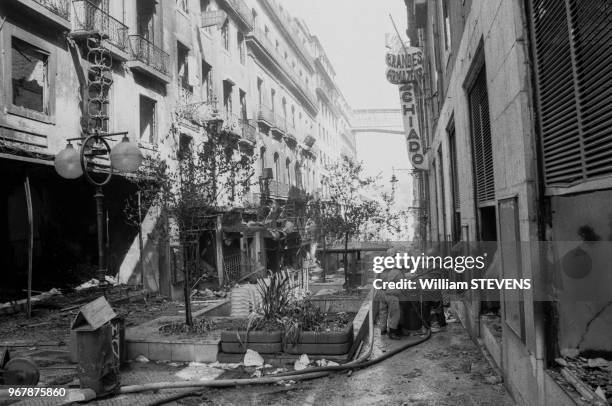 Immeubles détruits par un gigantesque incendie dans le quarteir de Baixa à Lisbonne le 26 aout 1988, Portugal.