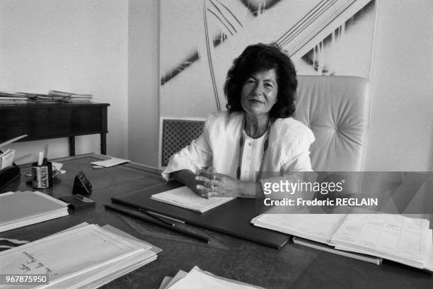 Hélène Dorlhac, secrétaire d'état chargé de la famille, dans son bureau à Paris le 31 aout 1988, France.