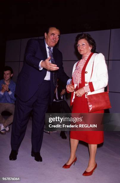 Robert Maxwell, magnat de la presse et homme politique, et son épouse Elisabeth le 23 avril 1989 à Paris, France.