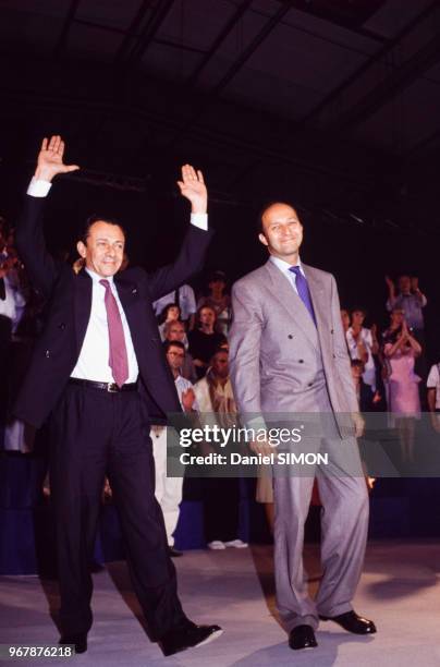 Michel Rocard et Laurent Fabius lors de la campagne pour les élections européennes le 26 mai 1989 à Nantes, France.