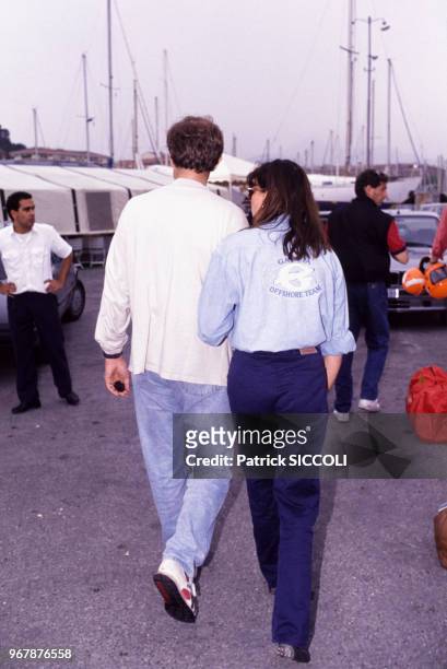 Stefano Casiraghi lors d'une course d'offshore et son épouse la princesse Caroline de Monaco le 14 mai 1989 à Nice, France.