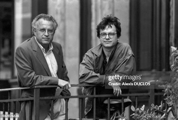 Le réalisateur de dcumentaires Daniel Karlin et le journaliste Rémi Lainé le 18 juin 1992 à Paris, France.