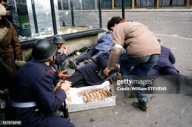 Cambats dans les rues de Bucarest, Roumanie le 23 décembre 1989.