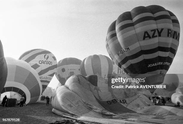 200ème anniversaire du 1er vol habité en montgolfière par Pilatre de Rosier et le Marquis d'Arlandes au Chateau de Bagatelle le 20 novembre 1983,...