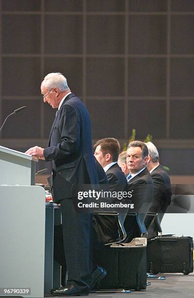 Dietmar Kuhnt, chairman of the supervisory board of TUI AG, left, speaks as Michael Frenzel, chief executive officer of TUI AG, listens during the...