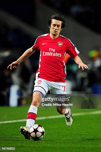 Tomas Rosicky of Arsenal in action during the UEFA Champions League last 16 first leg match between FC Porto and Arsenal at the Estadio Do Dragao on...