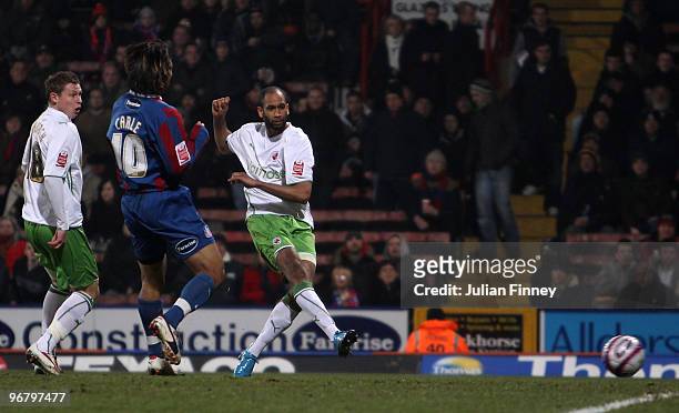 Jimmy Kebe of Reading scores his team's second goal during the Coca-Cola Championship match between Crystal Palace and Reading at Selhurst Park on...