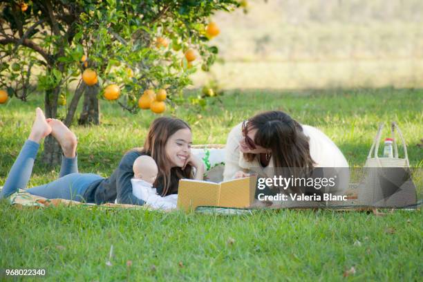 mother with her daughter - food fond blanc stock pictures, royalty-free photos & images