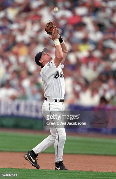 Craig Biggio catches a pop-up during the 69th MLB All-Star Game at Coors Field on July 7, 1998 in Denver, Colorado.