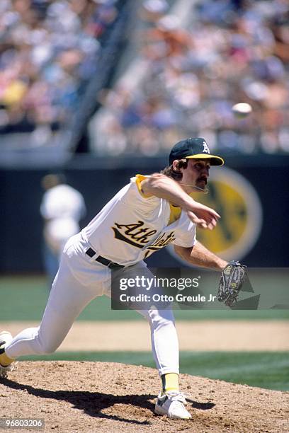 Gene Nelson of the Oakland Athletics pitches during a 1989 season game against at Oakland-Alameda County Coliseum in Oakland, California.