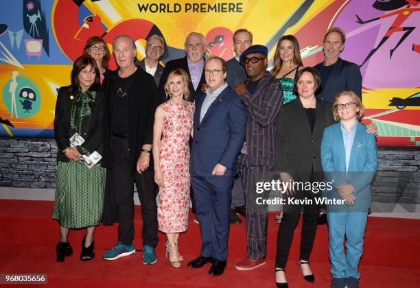 Catherine Keener, Nicole Paradis Grindle, Craig T. Nelson, John Walker, Holly Hunter, John Ratzenberger, Brad Bird, Bob Odenkirk, Samuel L. Jackson,...