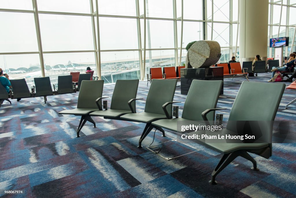 Midfield Concourse Hong Kong International Airport Midfield Concourse High-Res Stock Photo ...